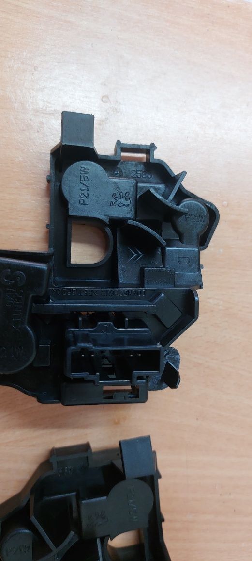 Suporte lâmpadas farolins trás peugeot 206 ano2000 a 2005