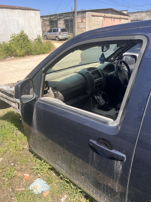 Двери кузов стекла кабина Nissan Navara d40  навара двери 2005-2012