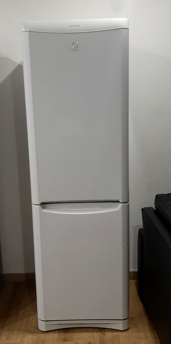 Frigorífico combinado Indesit