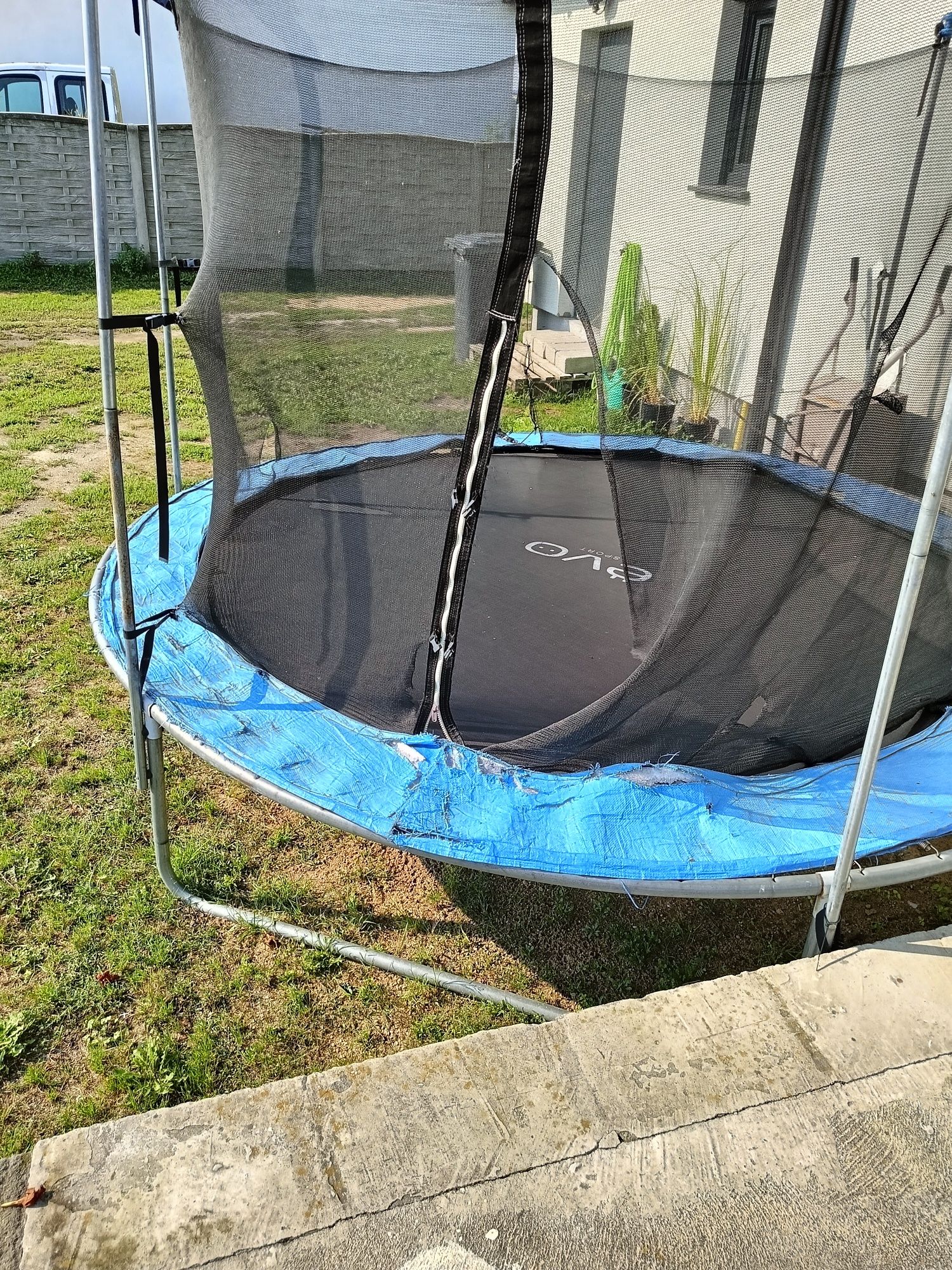 Trampolina ogrodowa