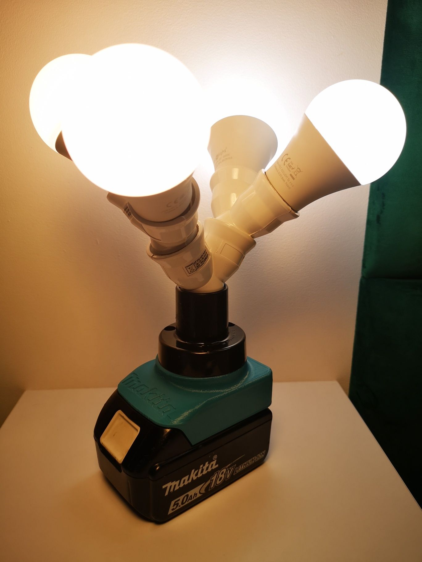 Makita 18v Lxt Lampa na żarówkę e27 z adapterem do akumulatorów