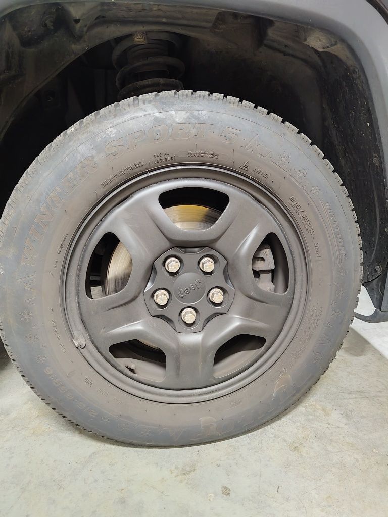 215 65 R16 koła zimowe OEM Jeep  5x100