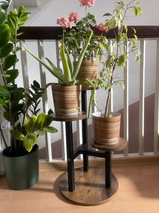 Kwietnik Metalowy 3-Poziomowy Loftowy Drewniane Półki 54 cm Czarny