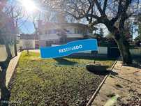 Moradia individual no Louro, T3+T2, com alpendre, garagem e jardim