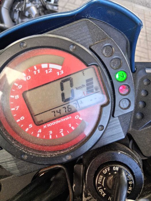 Kawasaki Z750 bom estado