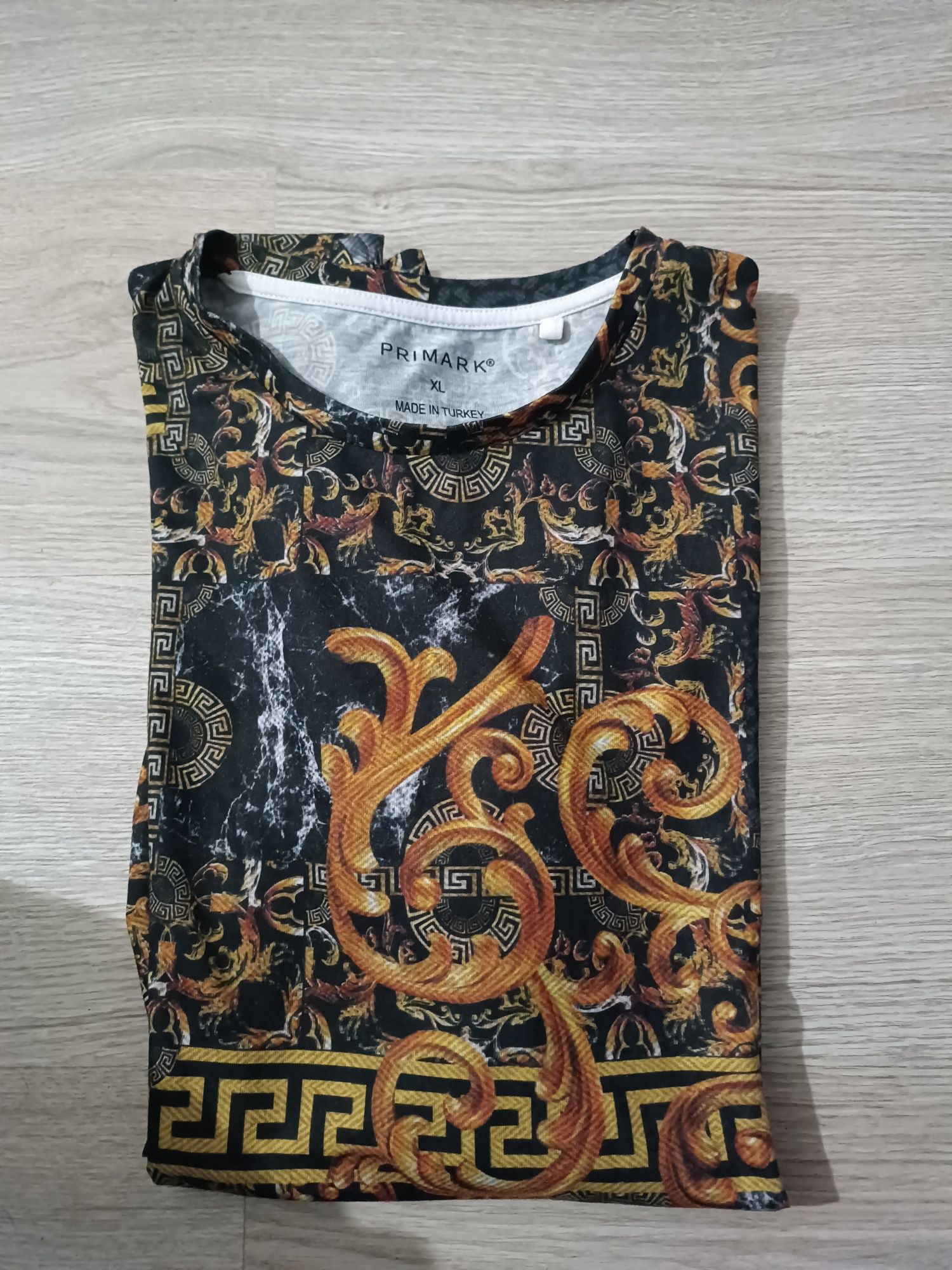 Vendo três t-shirt 3€ cada