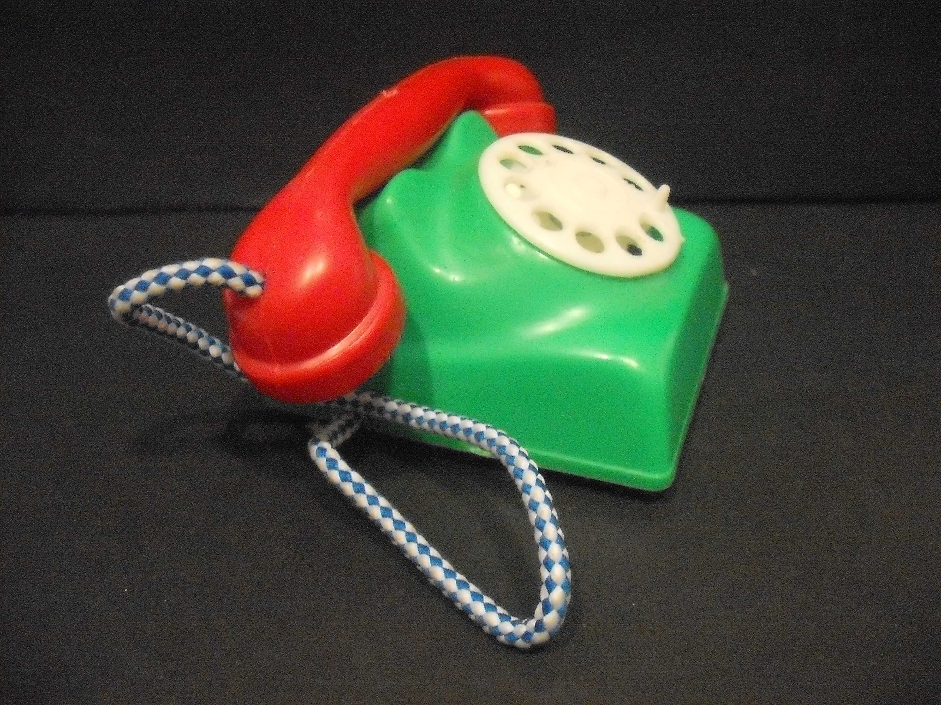 PEPE - Telefone antigo feito em plástico