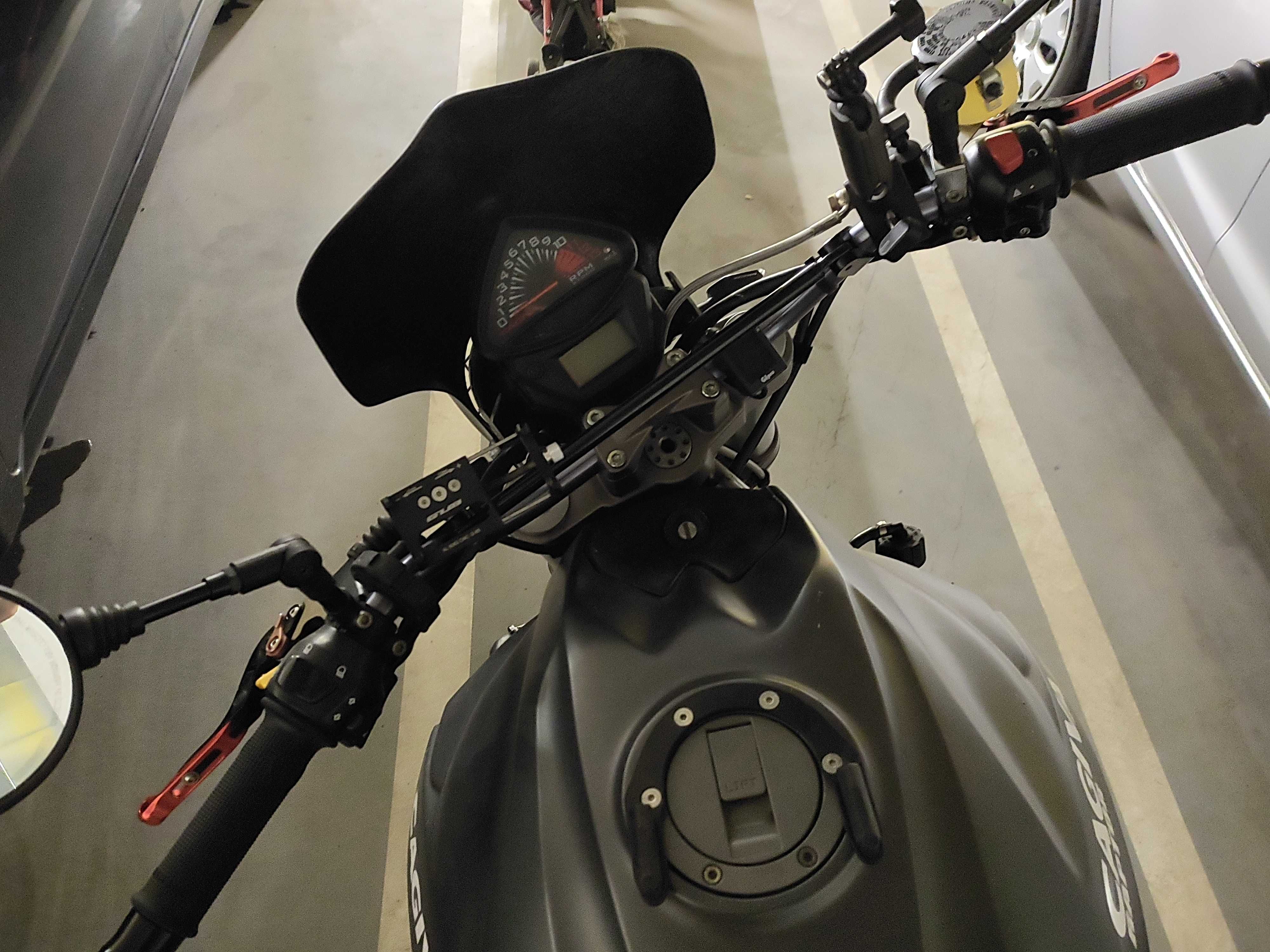 Motocykl Cagiva Raptor 650 / Suzuki SV 650