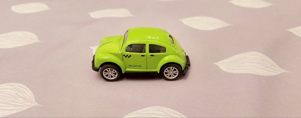 Autko zabawka z napędem