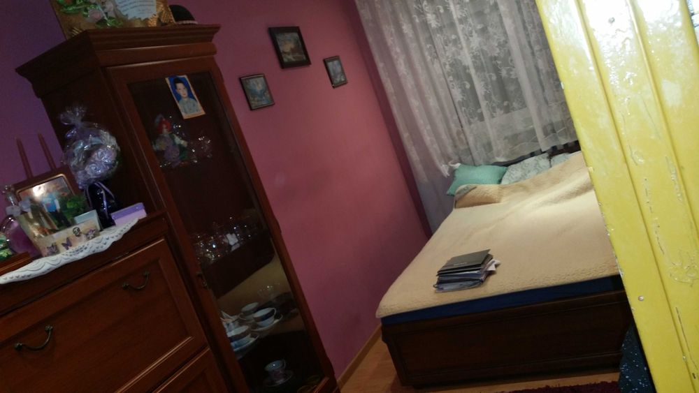 Sprzedam 2-pokojowe. Czwarte piętro.  Własna kotłownia na cały blok.