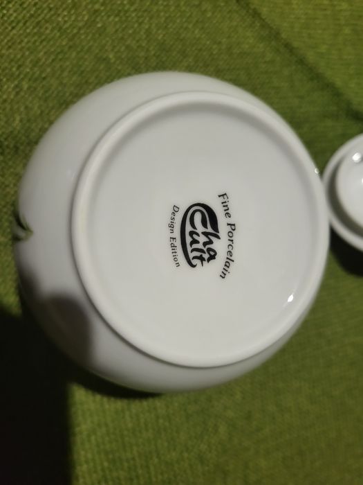 Urocza, porcelanowa cukierniczka  z makami Cza Cult