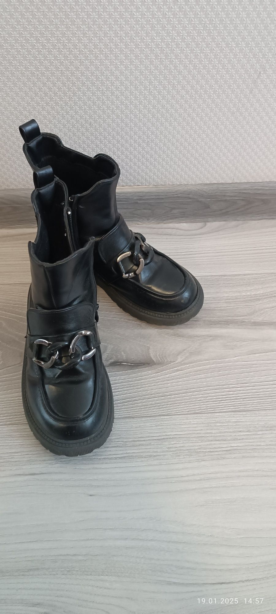Р. 35 Шкіряні туфли туфлі кросівки коралки