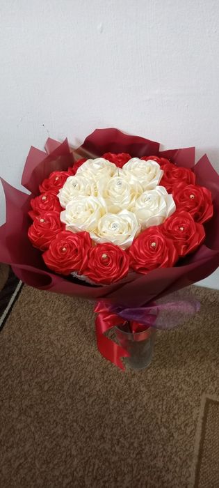 Продаю букети з атласних стрічок