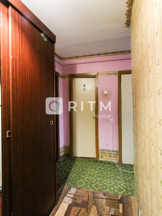 Продається 2-кімнатна квартира на проспекті Молоді!