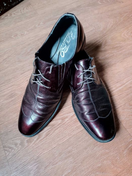 Шкіряні туфлі- чоловічі (глянець коричневий з червоним відливом)