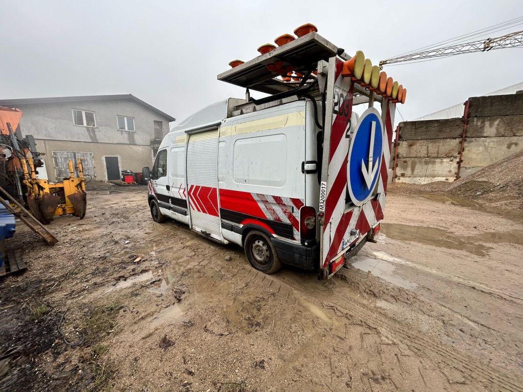 Sprzedam Renault Master służba drogowa