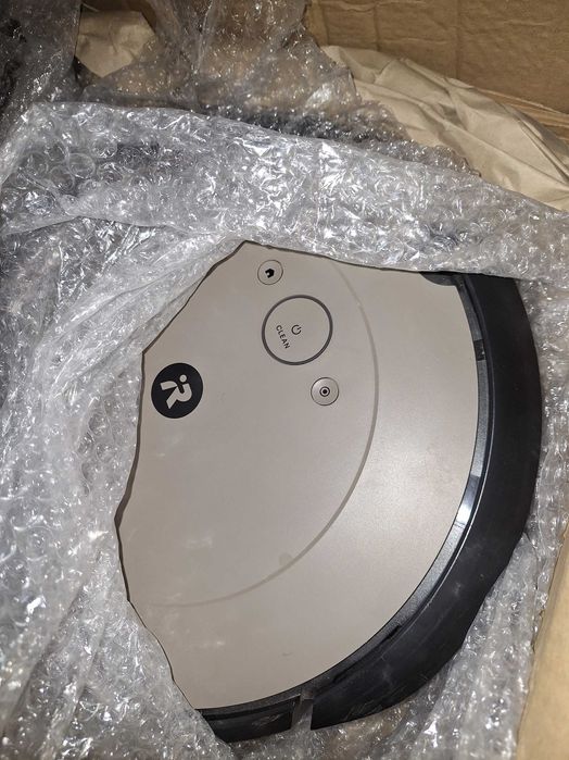 Robot sprzatajacy mopujacy