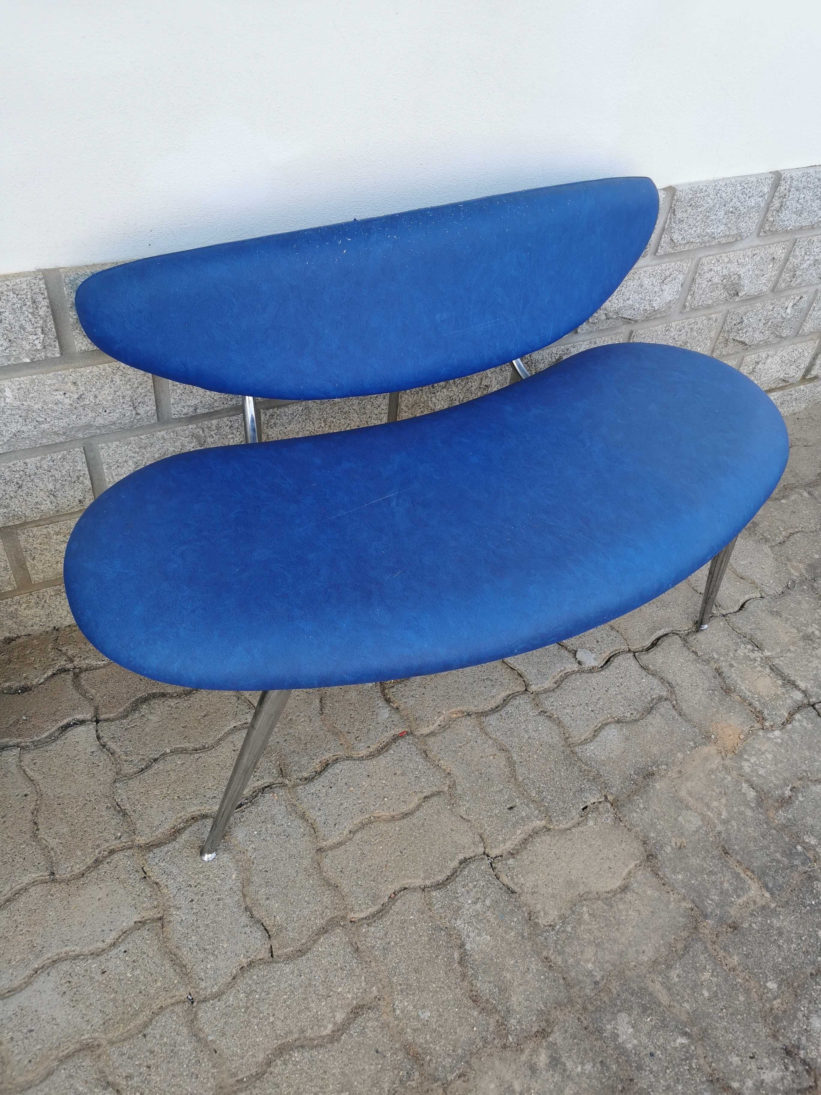 Vendo elegante sofá pequeno (azul)