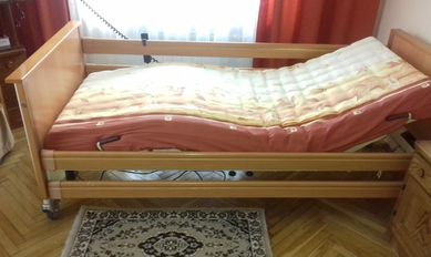 Łóżko rehabilitacyjne elektryczne + 2 materace