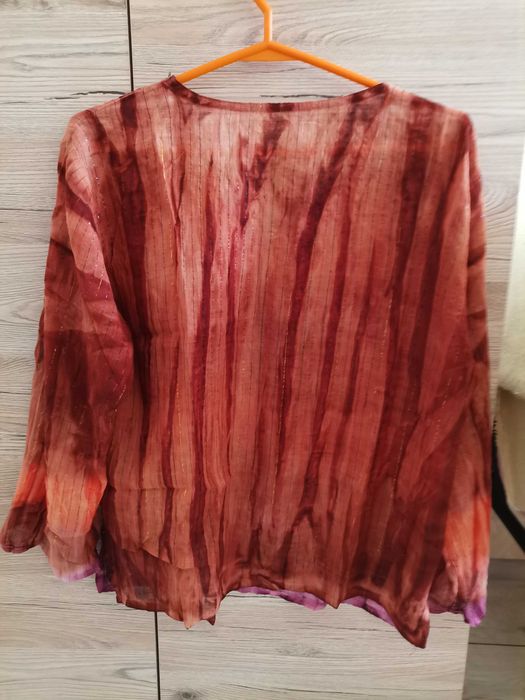 Cieniutka, przewiewna z długim rękawem  bluzka damska