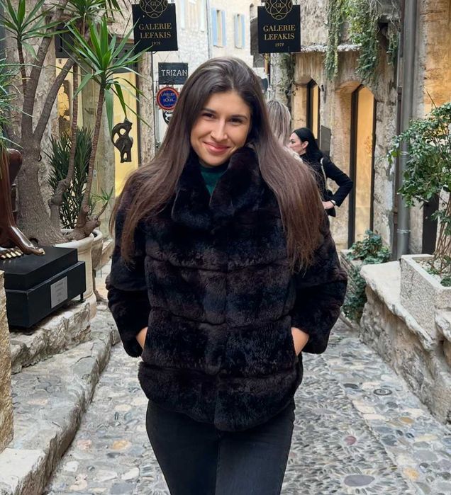 продам норкову шубку  розмір S вживана