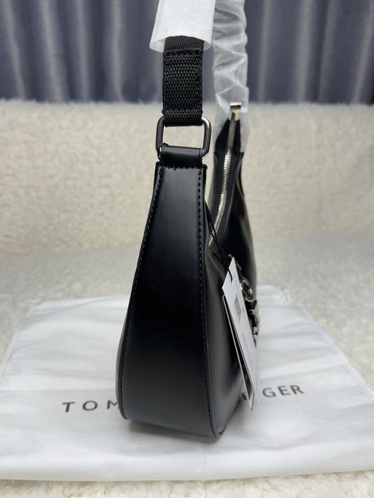 Сумочка від Tommy Hilfiger
