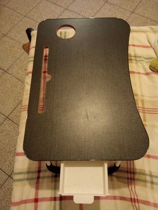 Mesa de apoio para estudar/trabalhar