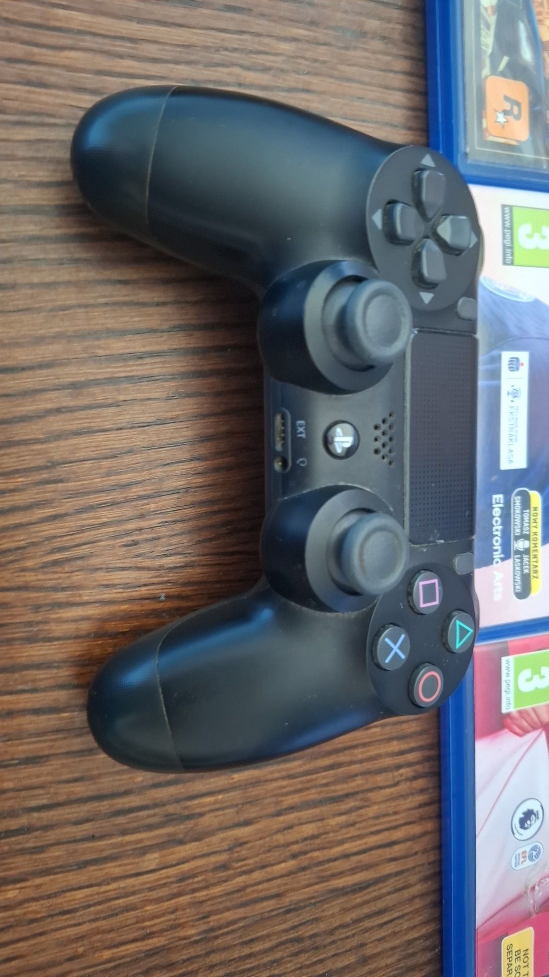 PS4 500GB + 10 gier + pad + oryginalne pudełko - gotowe do grania