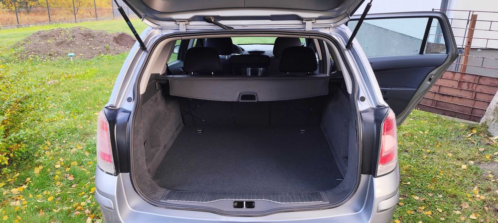 Opel Astra H kombi 1.6 benzyna 2009r + dodatkowe koła