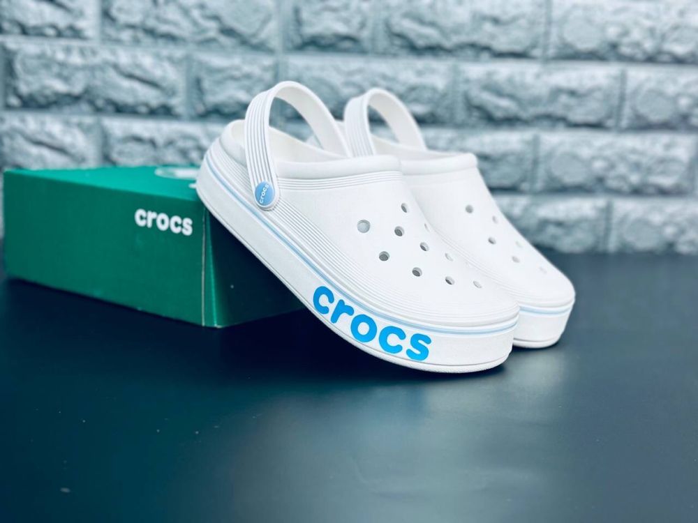 Шлепанцы Crocs 2024 женские Белые пляжные шлепки тапочки кроксы сабо