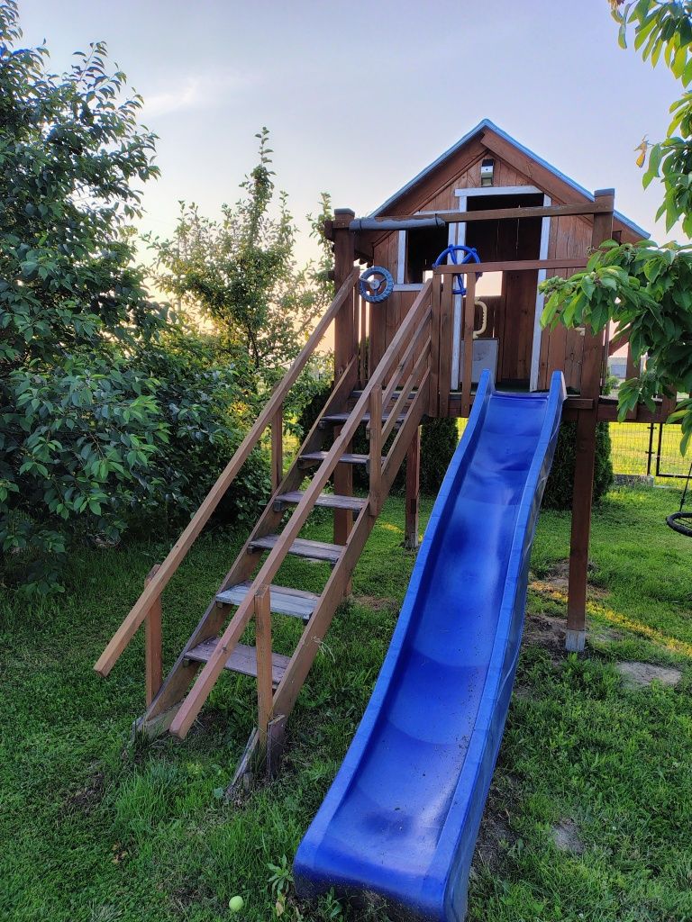 Domek dla dzieci zjezdzapbai wspinaczka mostek