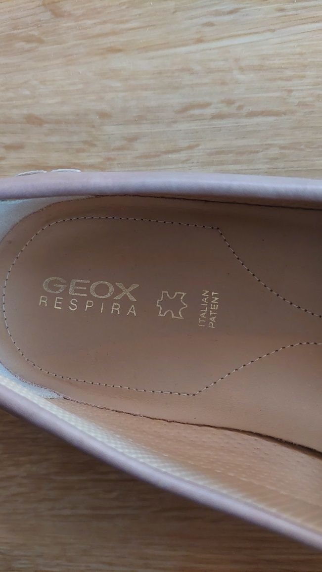 Sapatos em pele Geox