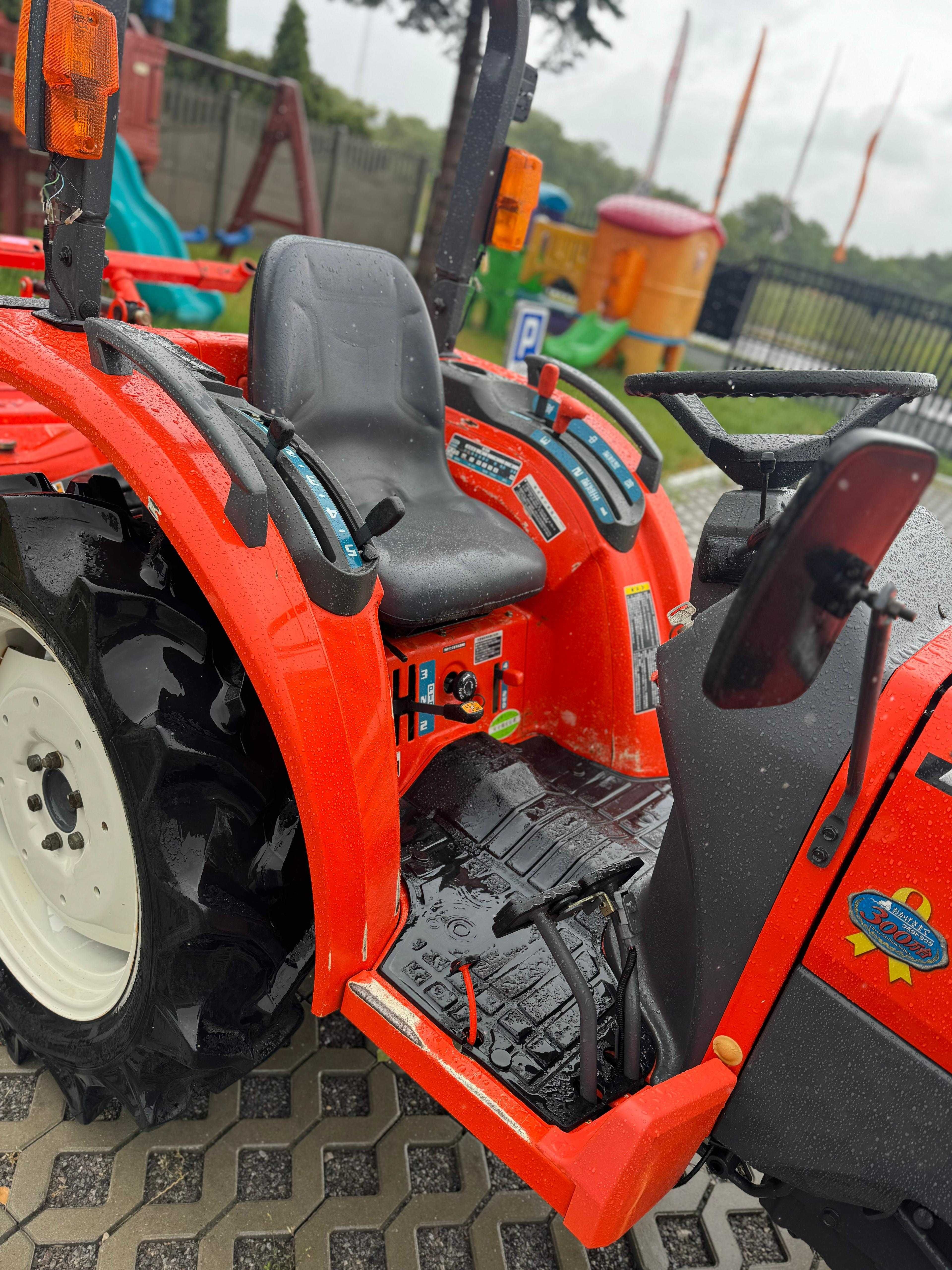 KUBOTA T240d,  25hp,4x4, Rewers, Wspomaganie, Manual, ZAREJESTROWANY