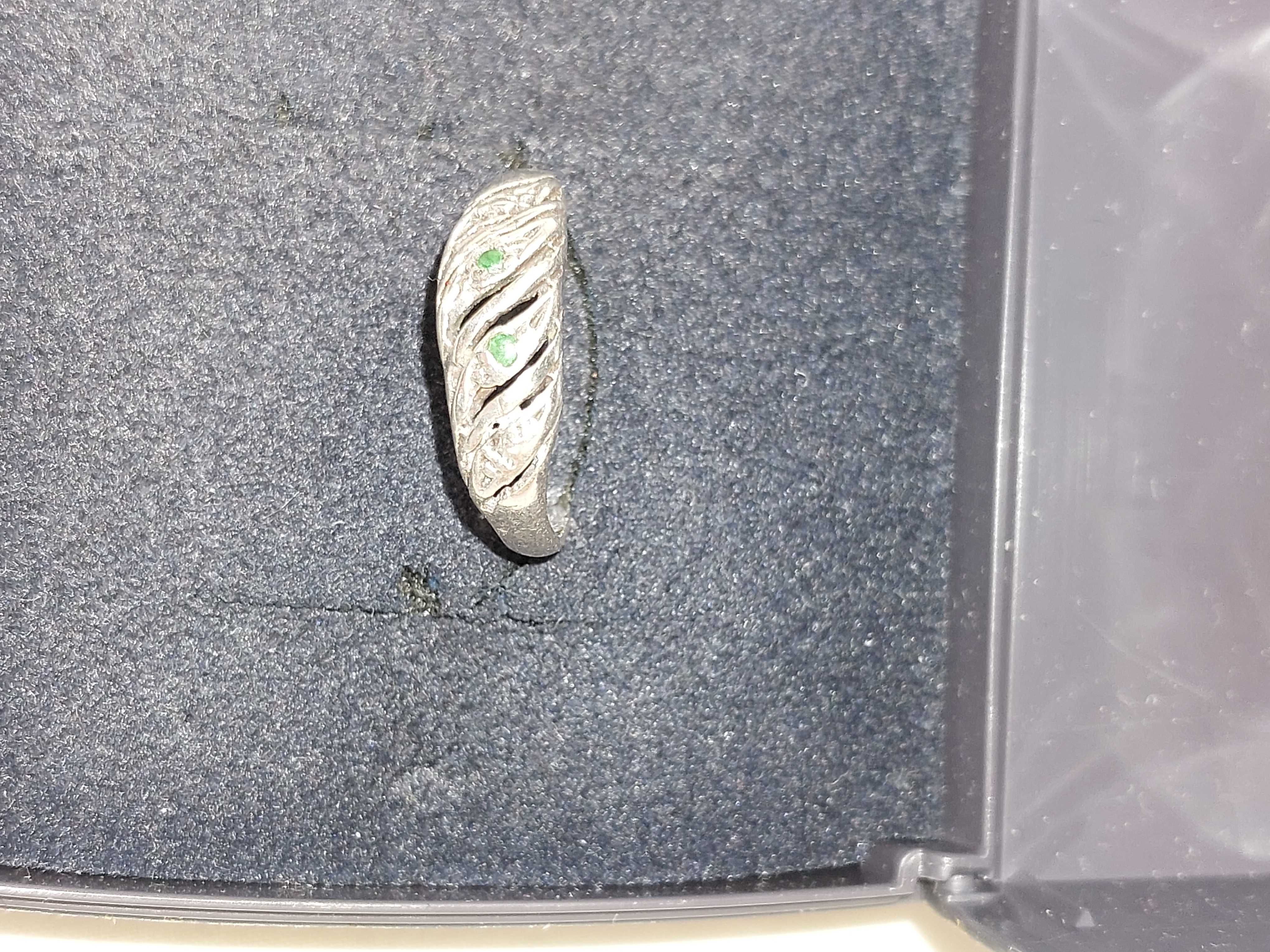 Ciekawy pierścionek srebro 925
