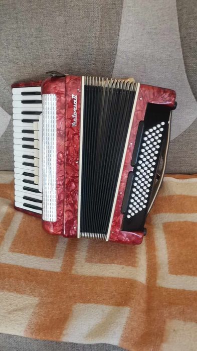 Viktora 2 akordeon bardzo dobry stan