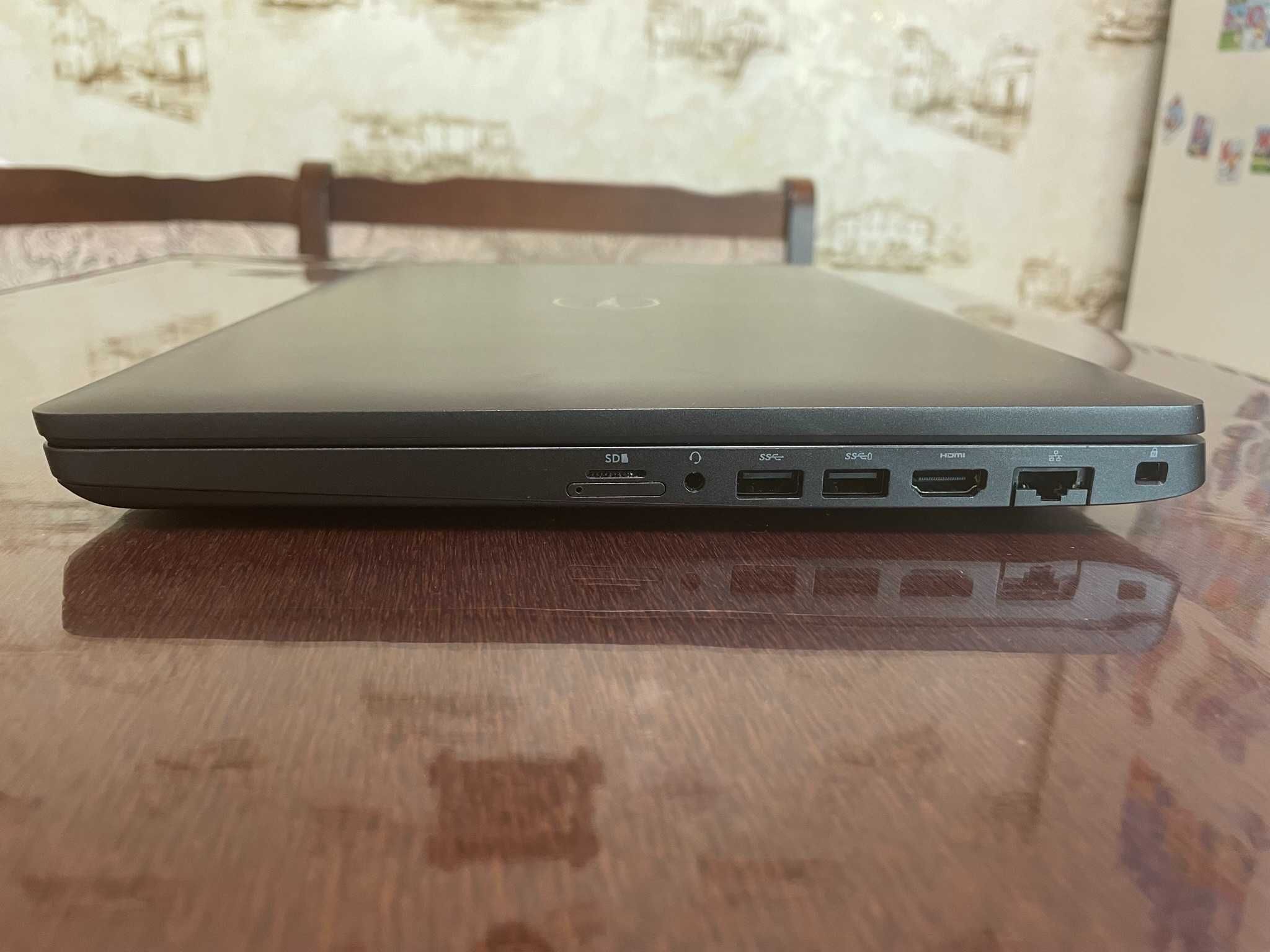 Ноутбук 15" FHD Dell Latitude 5501 (i7-9850H/16/SSD256/Intel 630)