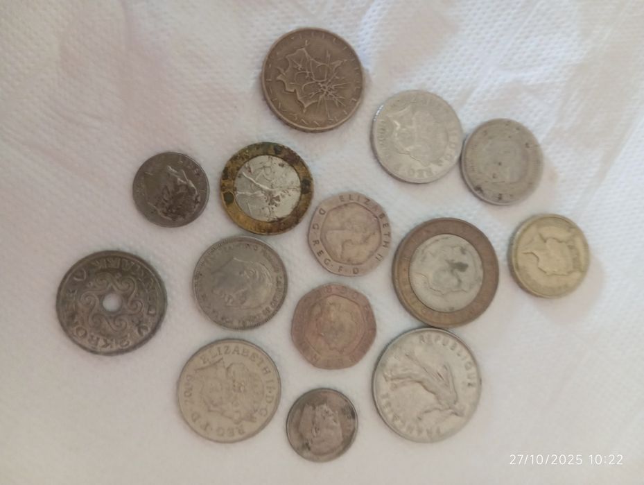 Vendo 14 moedas variadas