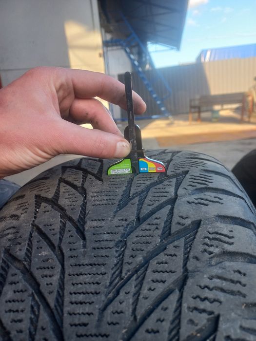 Зимові шини Nokian Hakkapeliitta R2 235 50 R18