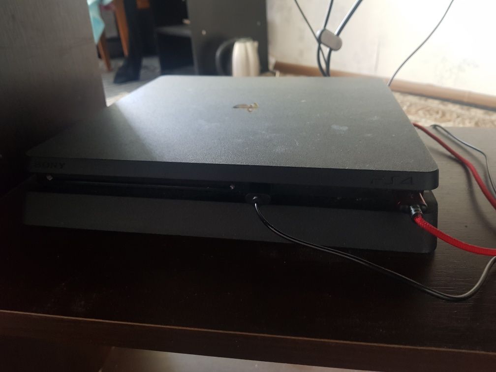 Консоль Ps4 slim 1tb