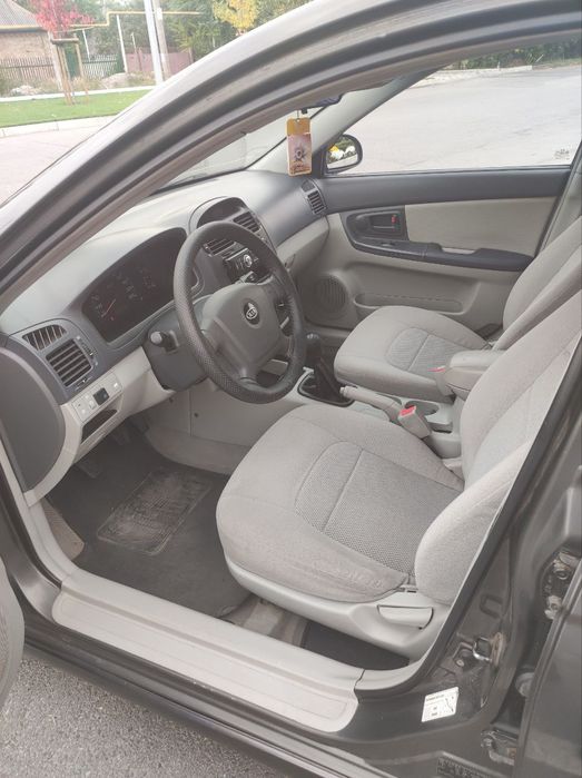 Продам KIA Cerato 2006 . 1.6 газ/бензин