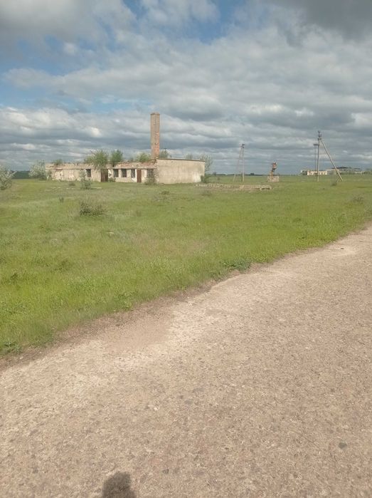 Фермерське господарство 6 га землі і до 8000 кв. м. будівель