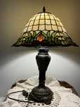 Lampa stojaca witrażowa w stylu Tiffany