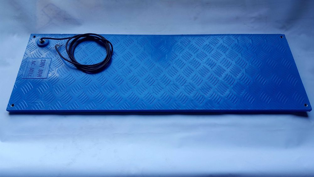 Килимки для обігріву поросят