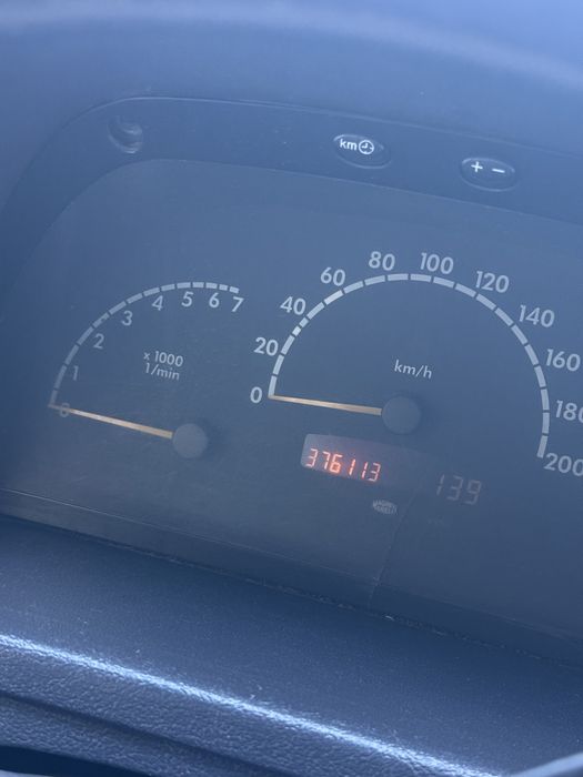 Поодаю Mercedes-Benz Vito 112 пасажир 2.2cdi