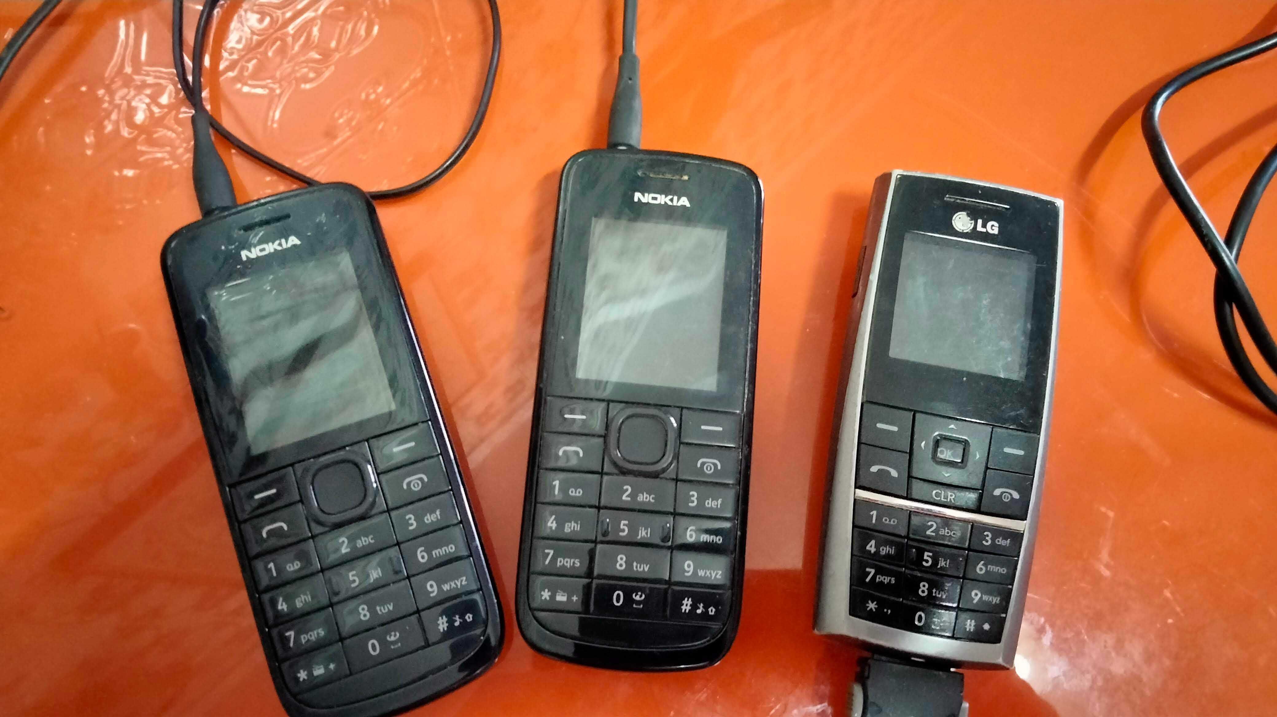 Tlm  2- Nokia 113, 1 Lg KG130 NB: todos a  funcionar  a  100%