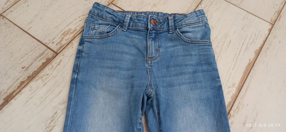 Jeansy flare dzwony Reserved 134 bdb