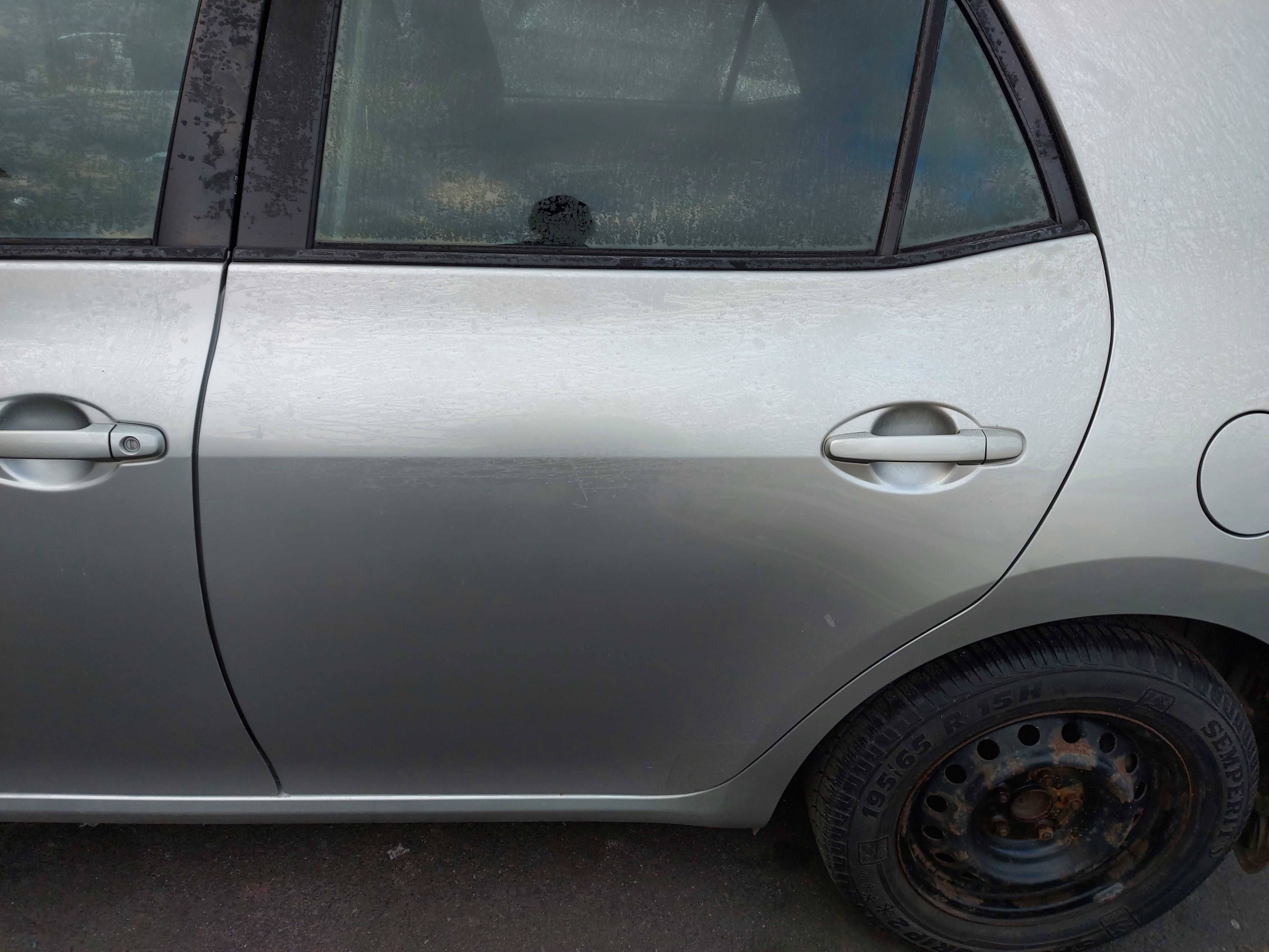 Toyota Auris I 1C0 drzwi tylne HB FV transport/dostawa