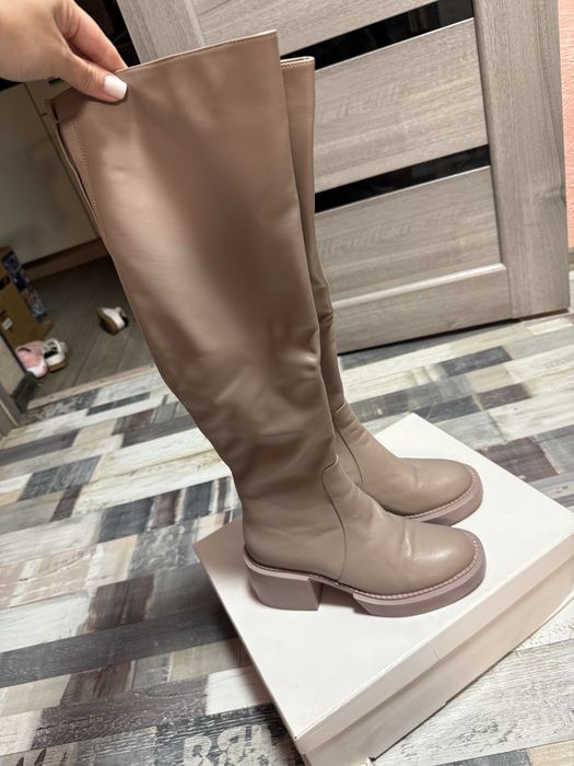 Зимові шкіряні сапоги Estro