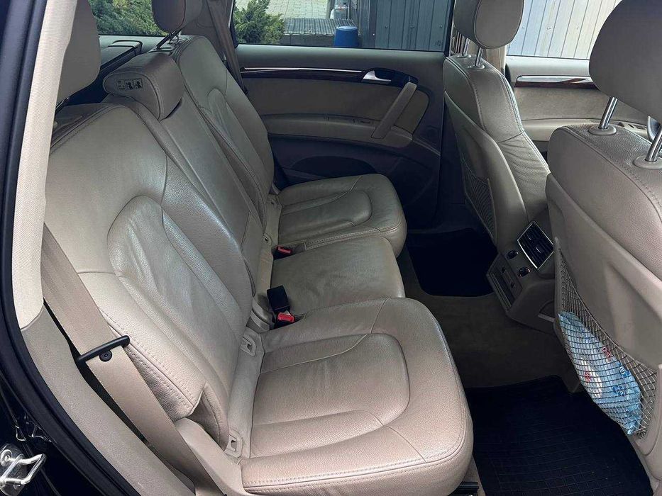 Продам сімейний автомобіль Q7 2013р.