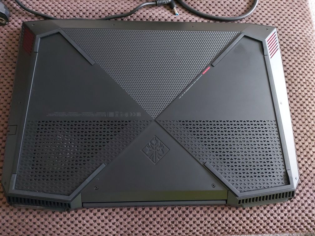 laptop HP Omen 15-ce0xx